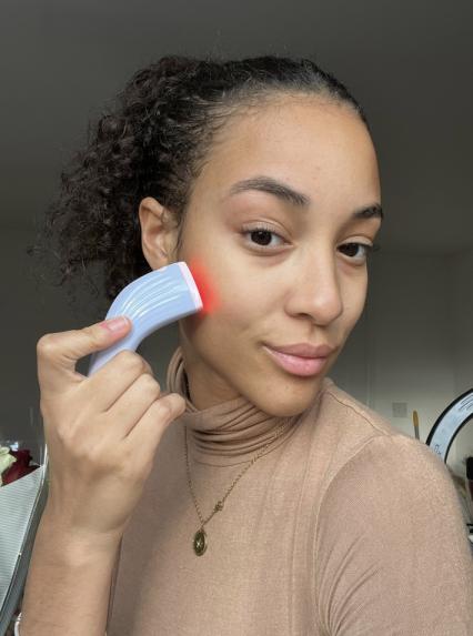 BANISH YOUR ACNE- Harness the power of light therapy